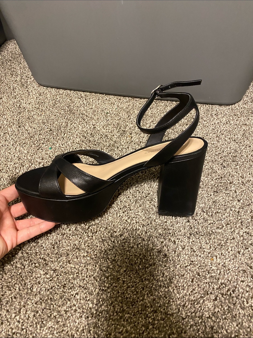 Single Shoe!Stuart Weitzman Leather Platform Block Heel Sandal Right Foot 10